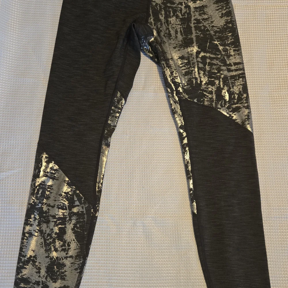 NWOT Lululemon Wunder Under HR Tight  Gray And Silver  Leggings